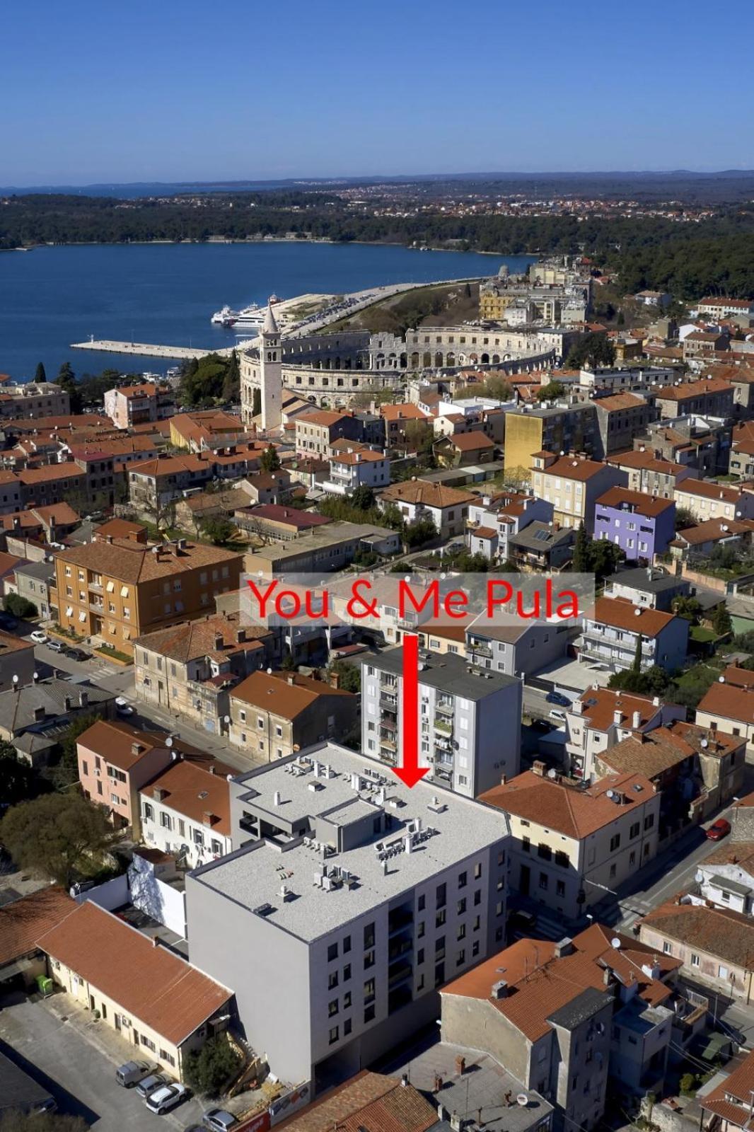You & Me Pula With Garage Parking 外观 照片